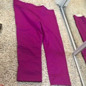 BNWT Under Armour Fitted Workout capris